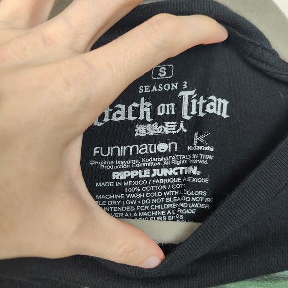 Attack on Titan Captain Levi T-Shirt Size Small Black Season 3 Graphic Tee Anime - Picture 4 of 5